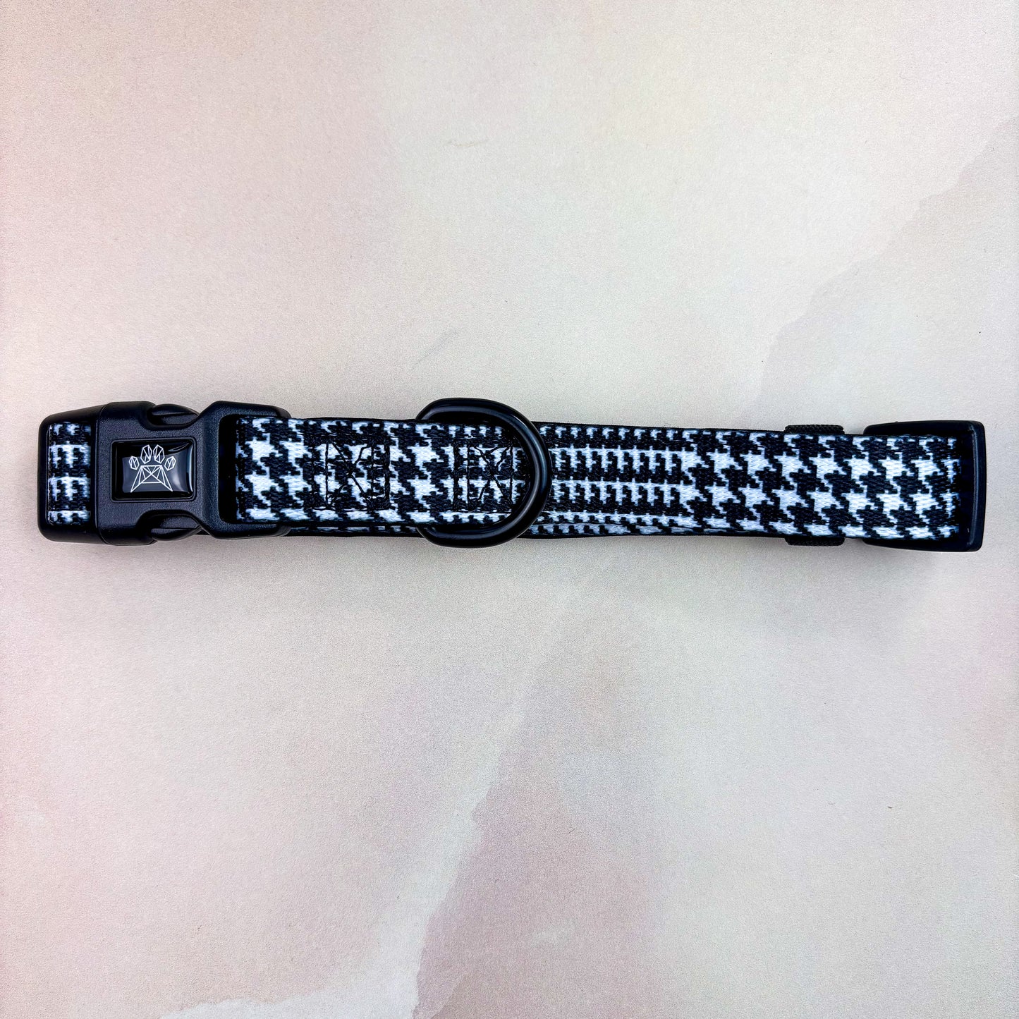 City Houndstooth Collar