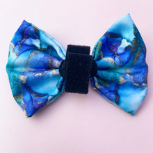 Load image into Gallery viewer, Agate Deluxe Bow Tie
