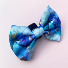 Load image into Gallery viewer, Agate Deluxe Bow Tie
